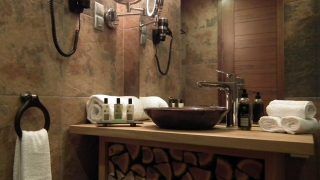 Cascade Hotel ****