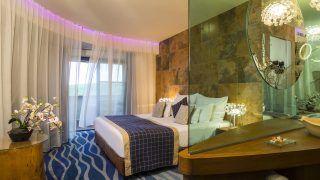 Cascade Hotel ****