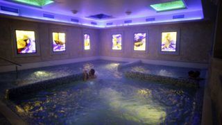 Cascade Hotel ****