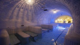 Cascade Hotel ****