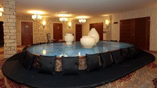 Cascade Hotel ****