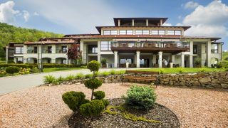 Cascade Hotel ****