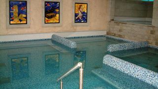 Cascade Hotel ****