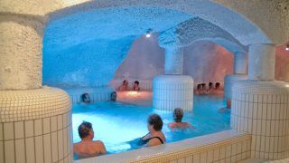 Cascade Hotel ****
