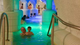 Cascade Hotel ****
